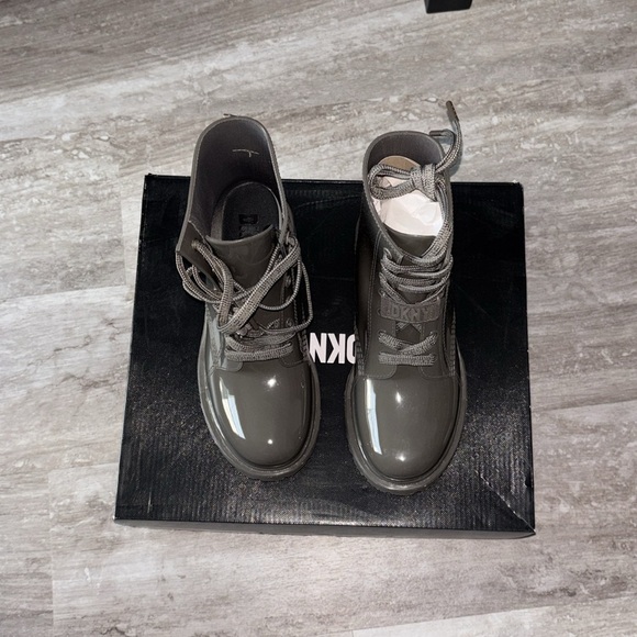 DKNY lace up rain boots - Picture 7 of 9